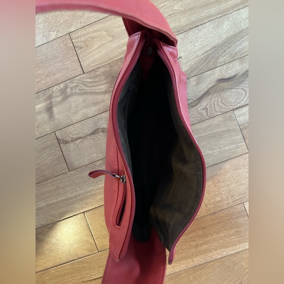 Vintage Roots Baguette Bag in red leather - Picture 4 of 4